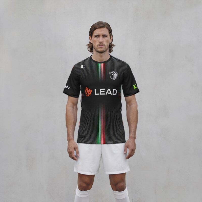 Maglia Calcio Unisex personalizzata in sublimazione. Modello "Milano Side". Per avere maggiori informazioni contattaci e visita il sito.
